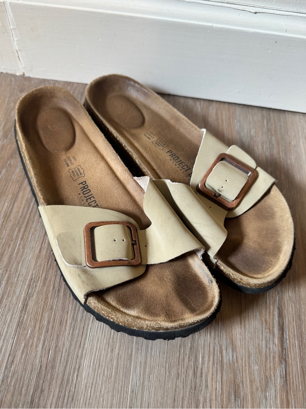 Project Cloud Ibiza Leather Slide Sandals Beige Bronze Buckle Women’s US 11